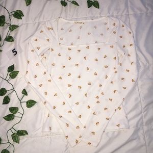 White Long-sleeved minimal floral top